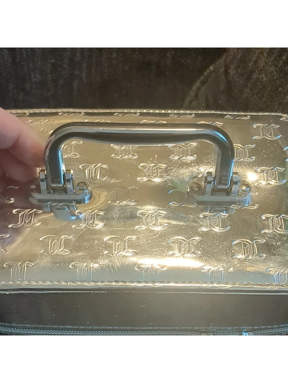 Juicy Couture Silver Metallic Make Up Train Bag Vanity Zip Case Rare